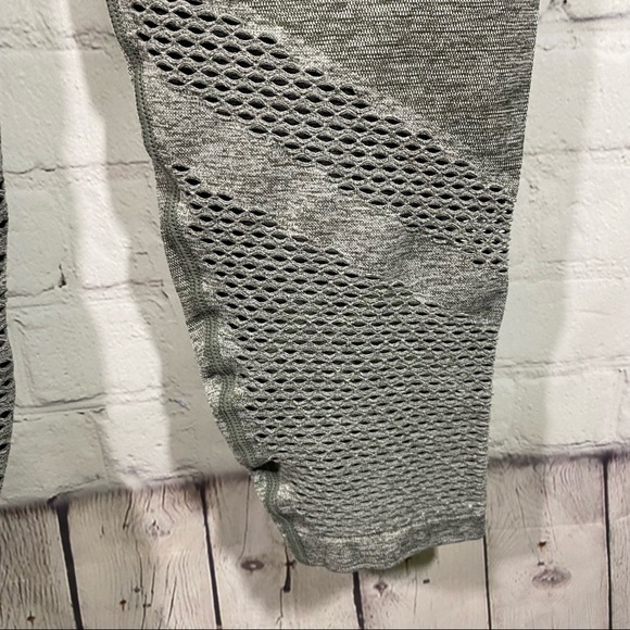 Pink by Victoria’s Secret Olive Green Workout Leggings Seamless L - Picture 5 of 9